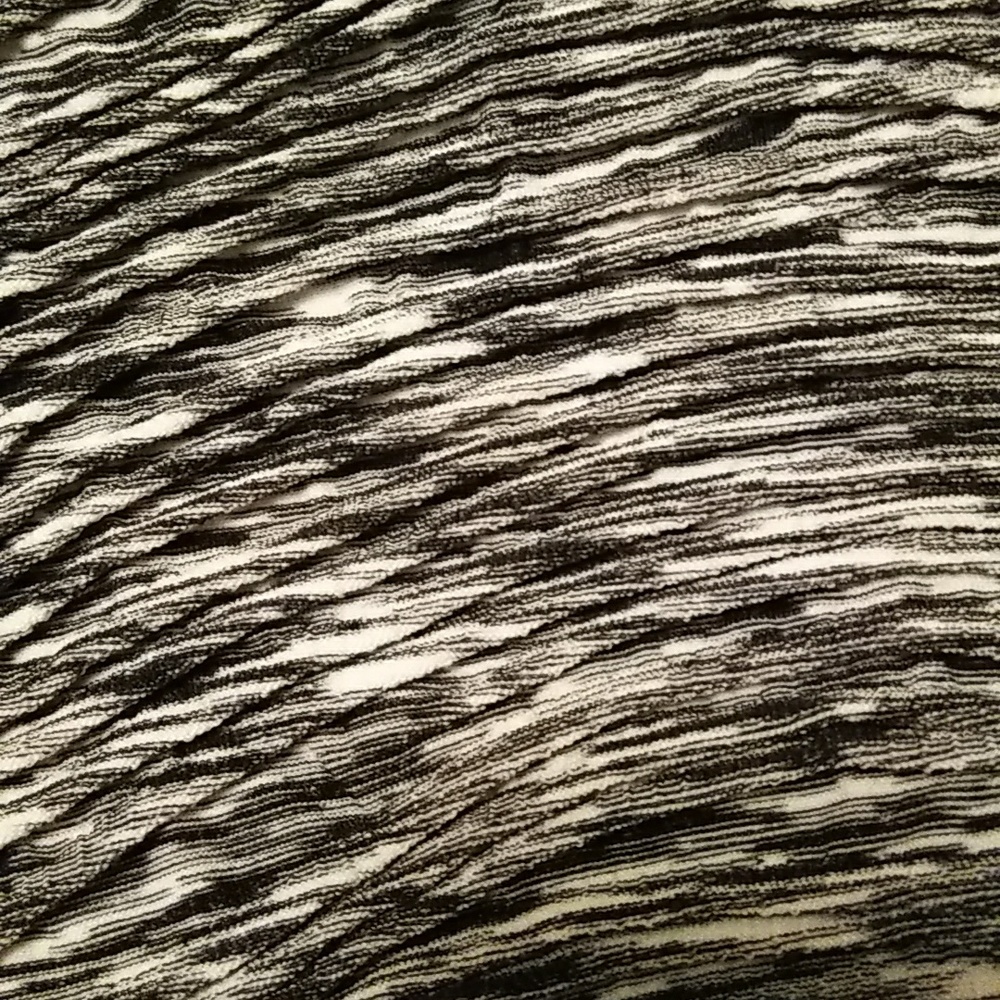 Love & Charmđź–¤Seamless Textured Bodycon Dress - Picture 9 of 10